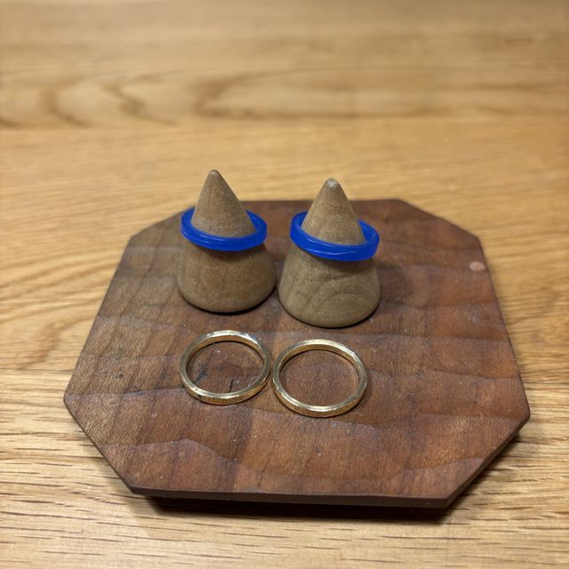 【CRAFY(クラフィ)の口コミ】 指輪のデザインから自分たちですることができます。素材は14種類あり、自…