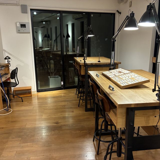 【CRAFY(クラフィ)の口コミ】 指輪のデザインから自分たちですることができます。素材は14種類あり、自…