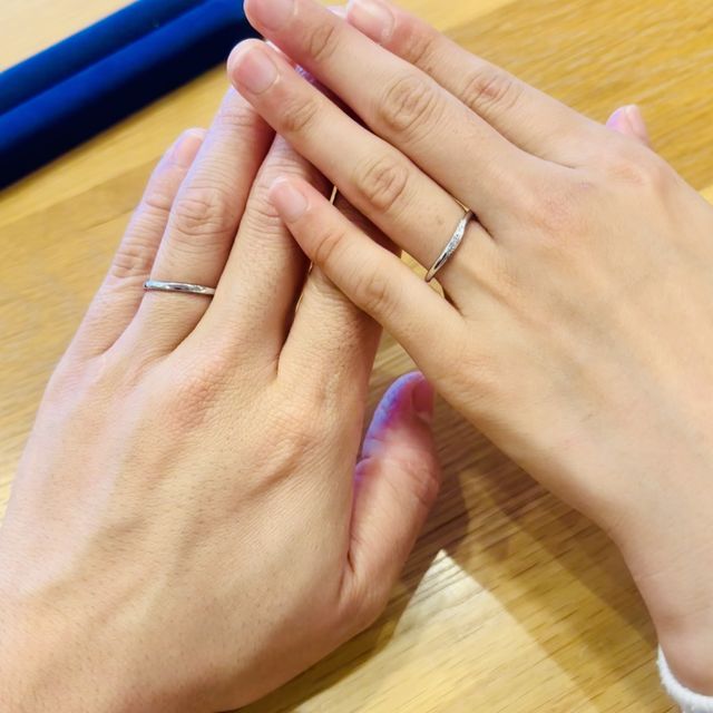 【TOWA(永遠)の口コミ】 シンプルな出来で目立ち過ぎず、しかしプラチナの輝きで高級感もありこだ…