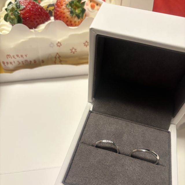 【TOWA(永遠)の口コミ】 シンプルな出来で目立ち過ぎず、しかしプラチナの輝きで高級感もありこだ…