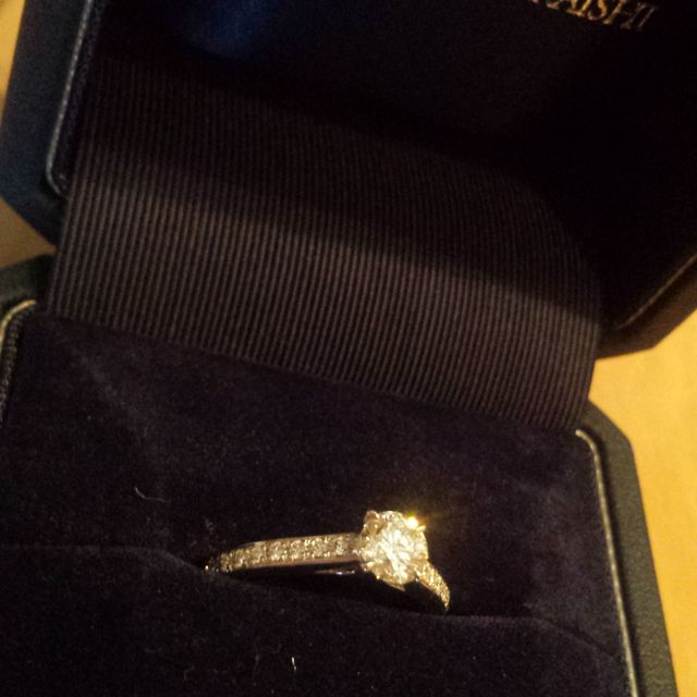 【銀座ダイヤモンドシライシの口コミ】 絶対キラッキラな指輪がいい！！という私の想いと、出来るだけシンプルで…