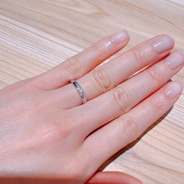 【アイプリモ(I-PRIMO)の口コミ】 ダイヤ自体は大きくないですが、品質が良いためキラキラとした輝きが非常…