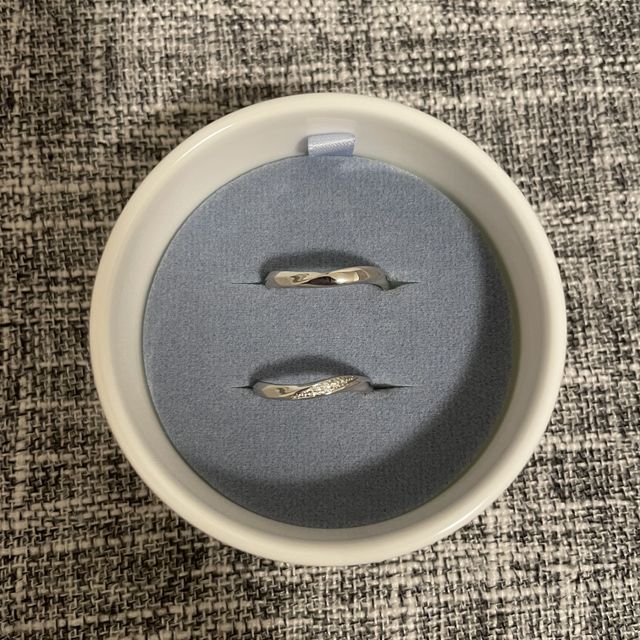 【銀座ダイヤモンドシライシの口コミ】 この指輪のタイプは、ウェーブタイプで指が綺麗に見えます。指輪が角張っ…