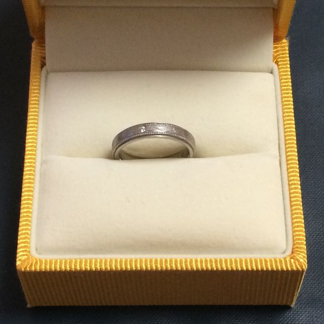 【ケイウノ ブライダル(K.UNO BRIDAL)の口コミ】 デザイナーさんが色々と話を聞き出してくださりながら、目の前でデザイン…