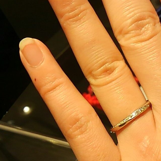 【エクセルコダイヤモンド(EXELCO DIAMOND)の口コミ】 ダイヤモンドが沢山ついていて、キラキラ輝いていて素敵でした。
かつプラ…