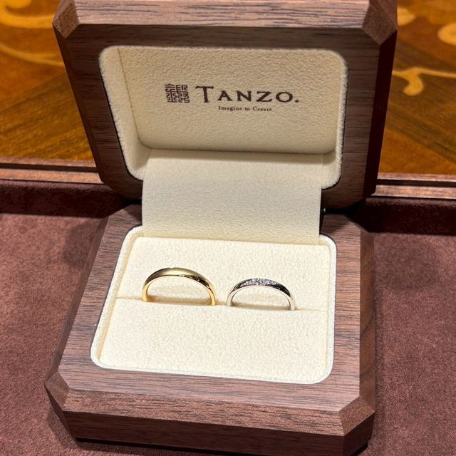 【TANZO.(鍛造指輪)の口コミ】 指輪の色も5種類くらいあり、どれも素敵で迷いました。マット加工などの加…