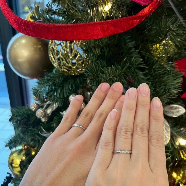 【ラザール ダイヤモンド(LAZARE DIAMOND)の口コミ】 一見シンプルながら、細部の仕上げが非常に美しく、上品な印象を与えるデ…