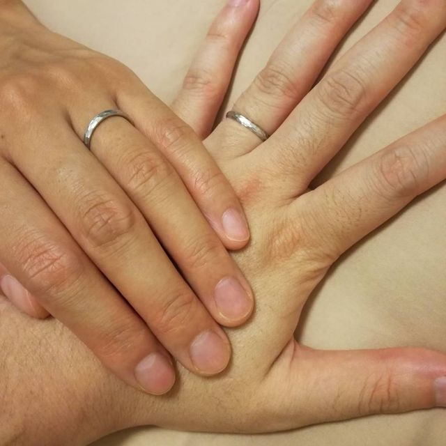 【Marriaged Marriage(マリッジド・マリッジ)の口コミ】 二人でお店に行く時間がなく自宅で選べるおしゃれなた指輪をさがしていて…