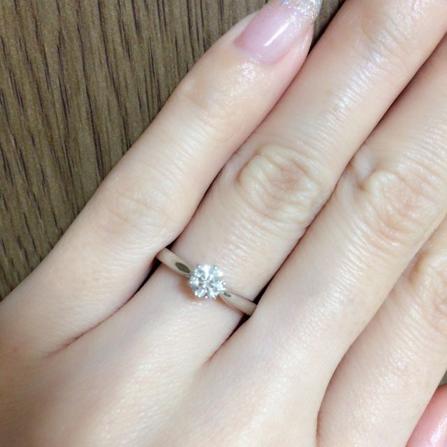 【エクセルコダイヤモンド(EXELCO DIAMOND)の口コミ】 エクセルコさんのダイヤは虹色っぽくキラキラ輝いていて綺麗だったのと、…