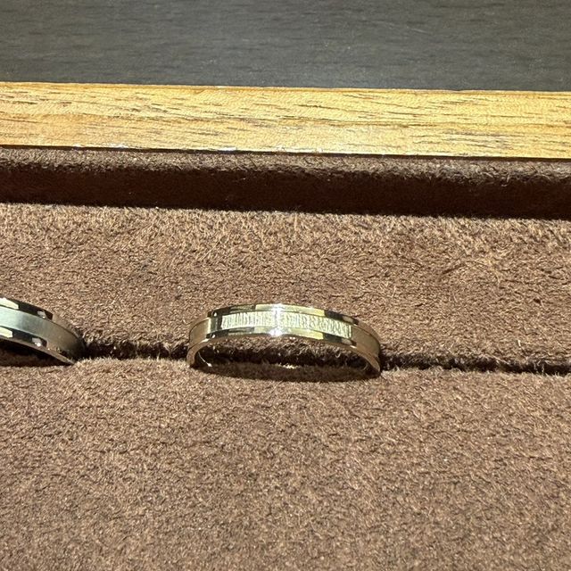 【TANZO.(鍛造指輪)の口コミ】 試着した際に感じた重厚感と、指に通したときの内側の滑らかさは他のお店…