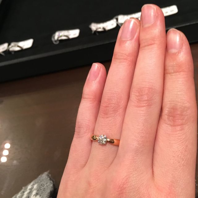 【ティファニー(Tiffany & Co.)の口コミ】 指に馴染み、着け心地がとても良かったです。
全体的に丸みのある形が柔ら…