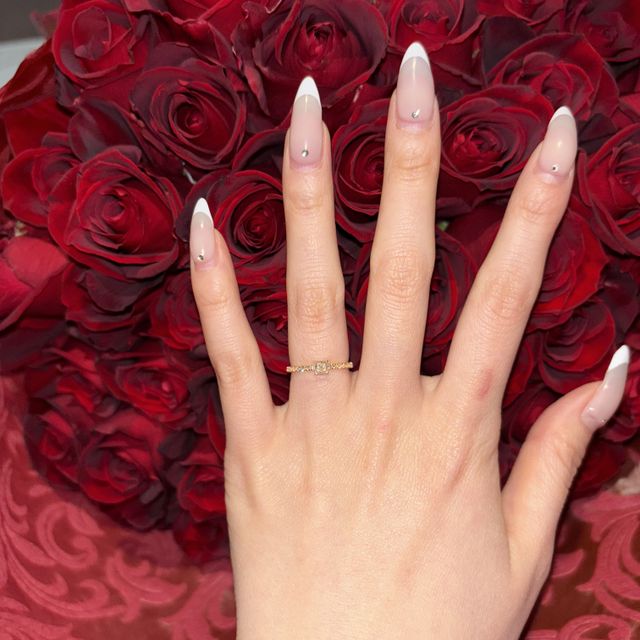 【カルティエ(Cartier)の口コミ】 妻の手が細くて長いので、デザインはシンプルなものが似合うと思ったので…