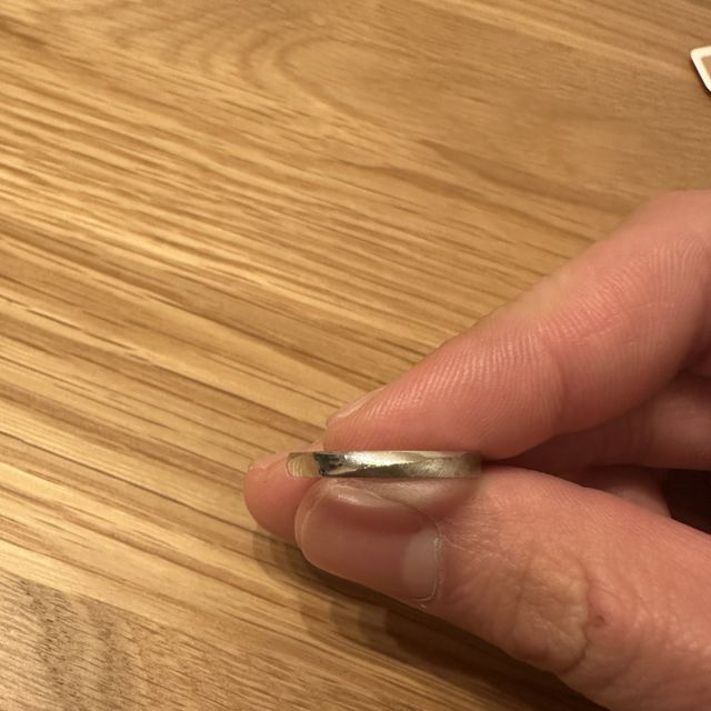 【TANZO.(鍛造指輪)の口コミ】 鍛造（たんぞう）という伝統的な製法で作られているところです。TANZOの指…