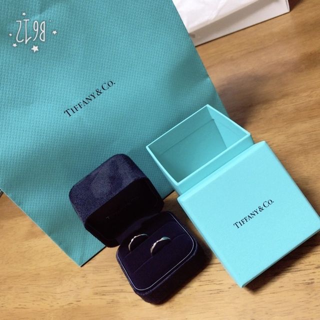 【ティファニー(Tiffany & Co.)の口コミ】 ショーケースを見た時に、一目惚れしました。
何度か足を運び、旦那とも相…