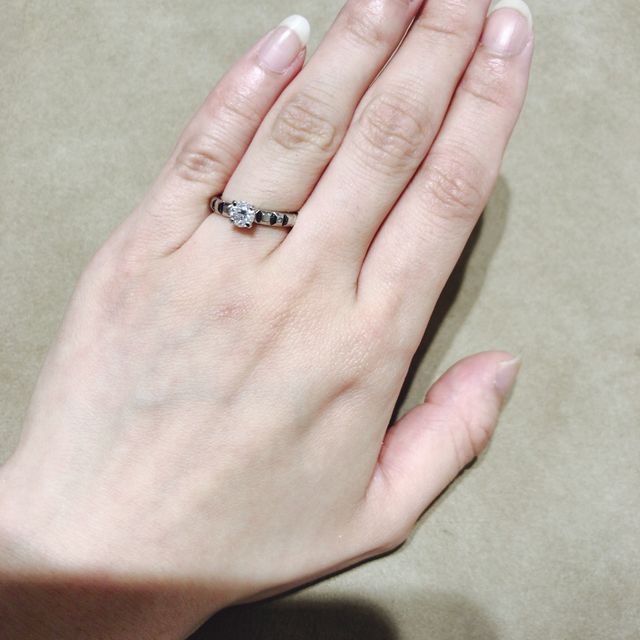 【ブシュロン(BOUCHERON)の口コミ】 デザイン ★★★★☆
価格        ★★★★☆

パリの石畳をイメージした「クル・ド…