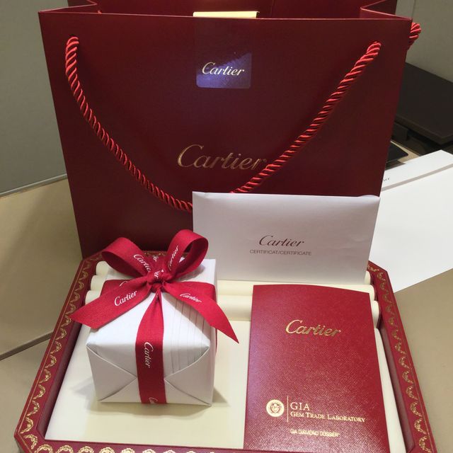 【カルティエ(Cartier)の口コミ】 彼から婚約指輪を買いに行こうと言われ、こちらのサイトで人気の婚約指輪…