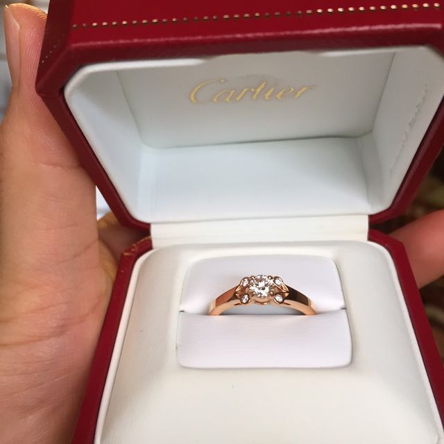 【カルティエ(Cartier)の口コミ】 彼から婚約指輪を買いに行こうと言われ、こちらのサイトで人気の婚約指輪…