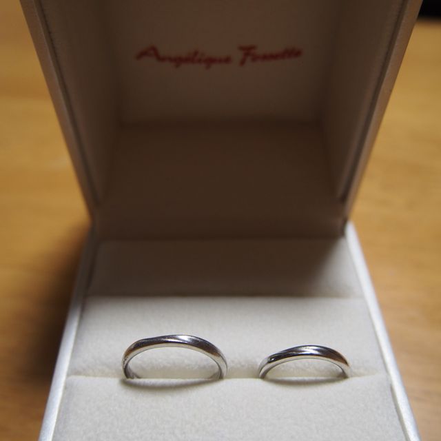 【アンジェリックフォセッテ(Angelique Fossette)の口コミ】 もともとあまり指輪をしない２人なので、日常的に身に着けていても指に負…