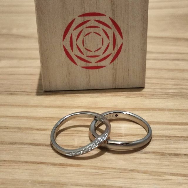 【出雲結(いずもゆい)の口コミ】 縁結は、さりげなく入ったピンクゴールドが赤い糸を表しているというコン…