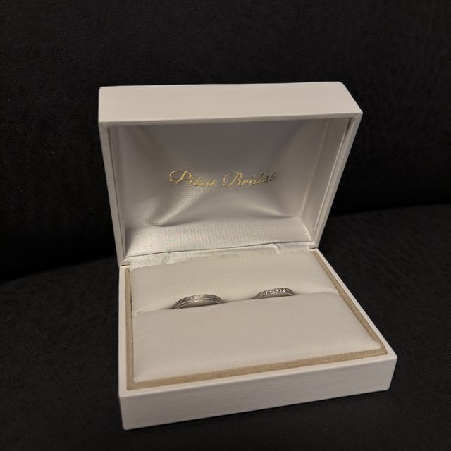 【PILOT BRIDAL(パイロットブライダル)の口コミ】 シンプルだが光沢がなく、人と被らないデザインでとても付け心地が良い。…