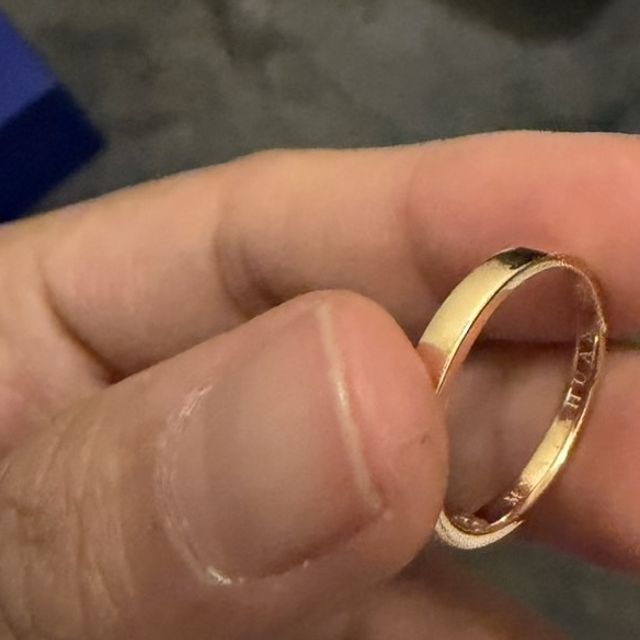 【ヴァンドーム青山(VENDOME AOYAMA)の口コミ】 この指輪の決め手は、シンプルなのに存在感があって、毎日つけていても飽…