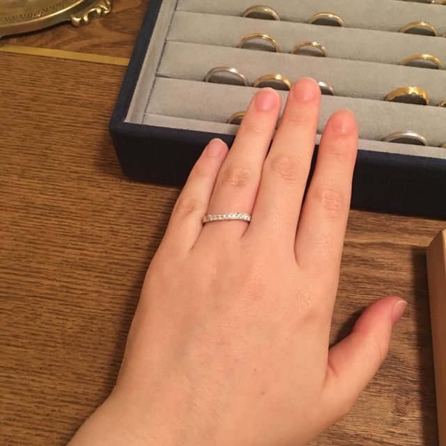 【ith(イズ)の口コミ】 指が細く長く綺麗に見えるようなひねりが入っているのがポイントでした。…