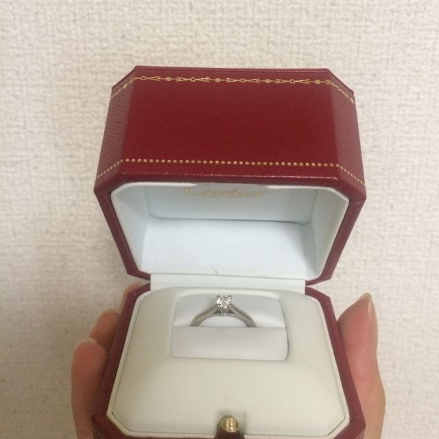 【カルティエ(Cartier)の口コミ】 彼がプロポーズの際サプライズで用意してくれていたのですが、ザ・婚約指…