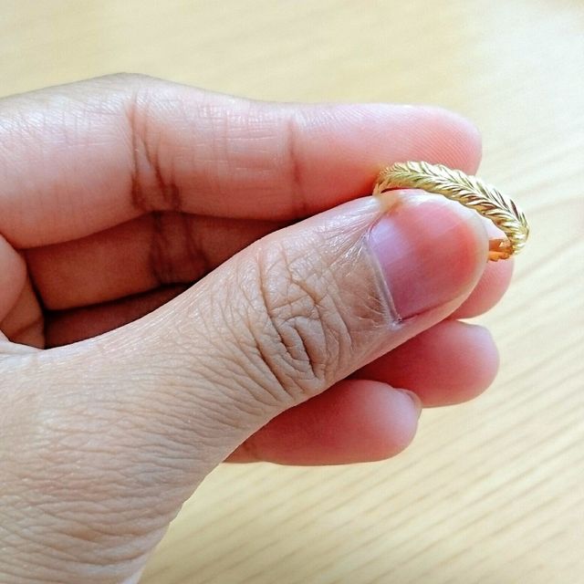 【メデルジュエリー(Mederu jewelry)の口コミ】 他にも何件か見に行ったのですが、実際に着けてみて、とても優しい雰囲気…