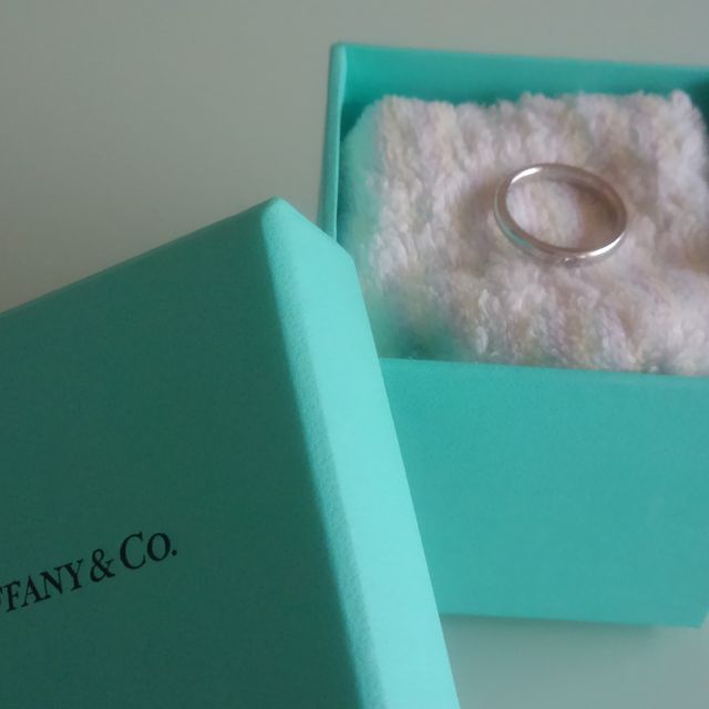 【ティファニー(Tiffany & Co.)の口コミ】 あまり装飾が派手なものは好みではなくシンプルなものを探していました。…