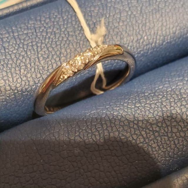 【銀座ダイヤモンドシライシの口コミ】 ダイアモンドのカットとバランスが素晴らしくこの粒感でもキラキラするの…