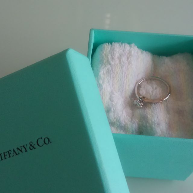 【ティファニー(Tiffany & Co.)の口コミ】 ティファニ－は、この形のカットが一番綺麗と聞いたことがありるので迷わ…
