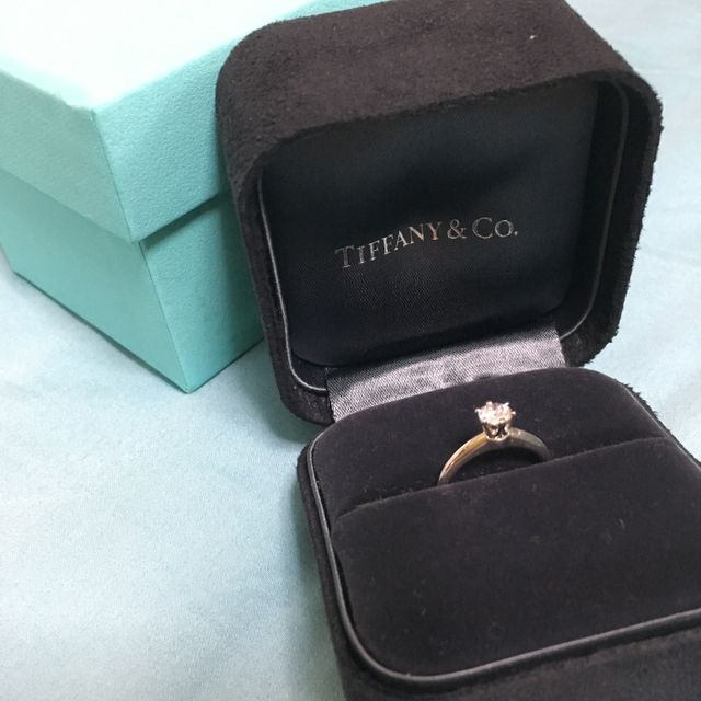 【ティファニー(Tiffany & Co.)の口コミ】 トラディショナルなデザインであったこと。
当初の予算程度で、予定よりも…