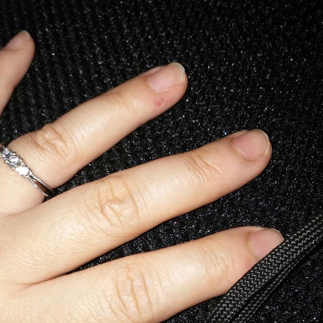 【4℃ BRIDAL(ヨンドシーブライダル)の口コミ】 彼の予算があまりなかったため、大きなダイヤにはできませんでした。しか…