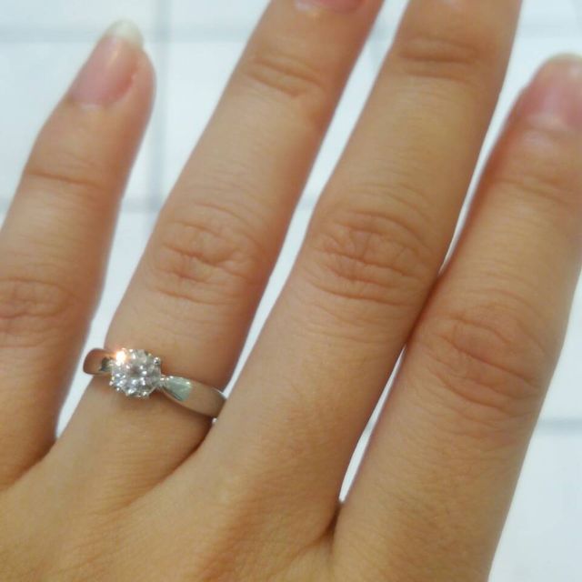 【ティファニー(Tiffany & Co.)の口コミ】 シンプルで、でも全体的にまあるく女性らしいデザインなところです。
何回…