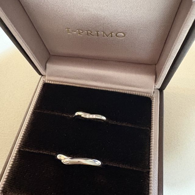 【アイプリモ(I-PRIMO)の口コミ】 指が綺麗に見えるように、V字になっているデザインを選びました。
結婚指…