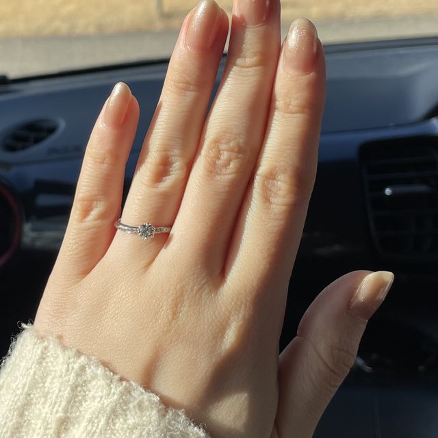 【ENUOVE(イノーヴェ)の口コミ】 デザインに一目惚れしました。今までストレートタイプの指輪で探していま…