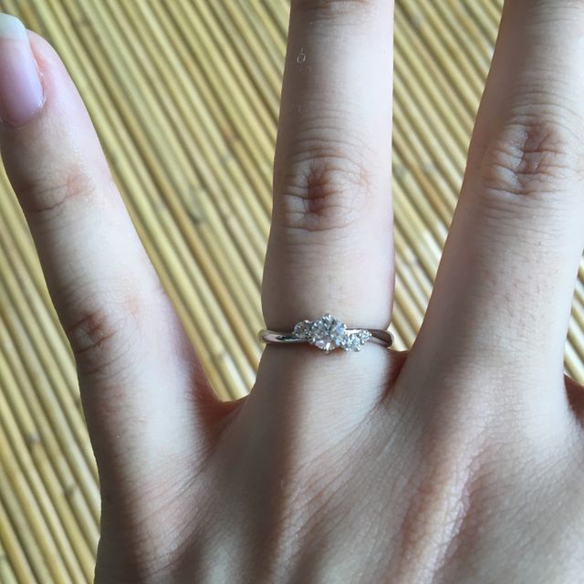 【銀座ダイヤモンドシライシの口コミ】 4店舗目にして初めてこの形が素敵！と強く思えるこのリングに出会えました…