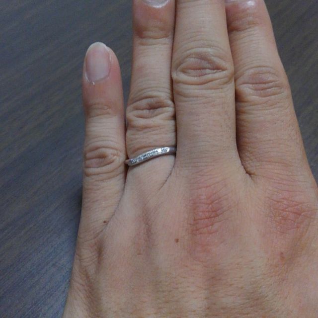 【アンジェリックフォセッテ(Angelique Fossette)の口コミ】 ダイヤの選定から指輪の製作まで会社で一貫して行っていることと、夫婦と…