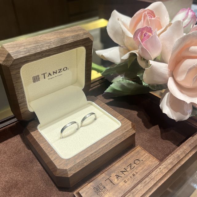【TANZO.(鍛造指輪)の口コミ】 &bull;自分の理想のデザインを叶えることができる。使用する素材、線の太…