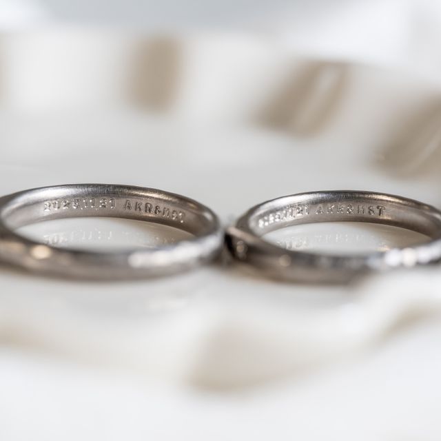 【Cayof(カヨフ)の口コミ】 シンプルだけ他と被らないようにテクスチャーを3種類選びました。見る角度…