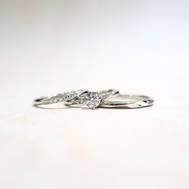 【HOSHI no SUNA 星の砂(ほしのすな)の口コミ】 シンプルなデザインですが、流行に左右されない飽きのこないデザインに惹…