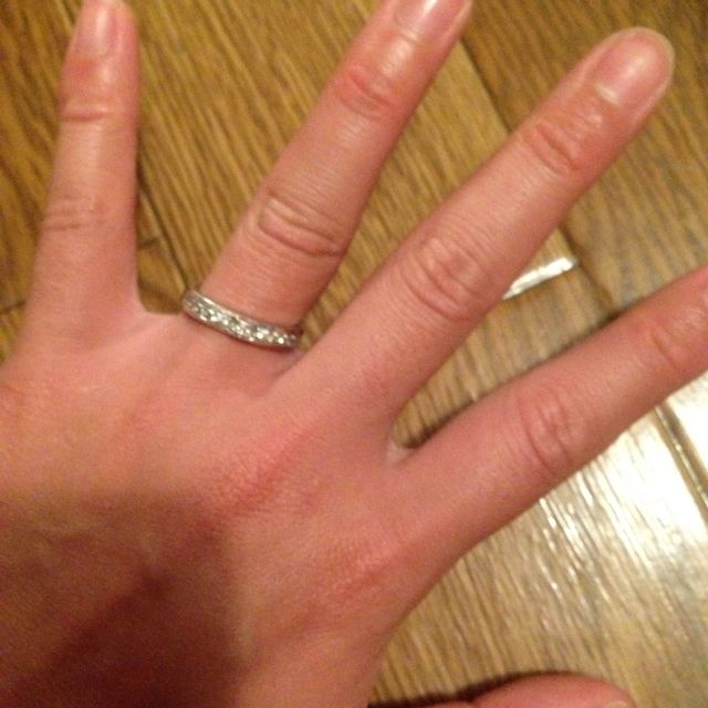 【Justin Davis Bridal(ジャスティンデイビスブライダル)の口コミ】 クラウンが印象的ですが、ごてごてしておらず女性らしい所が気に入ってい…