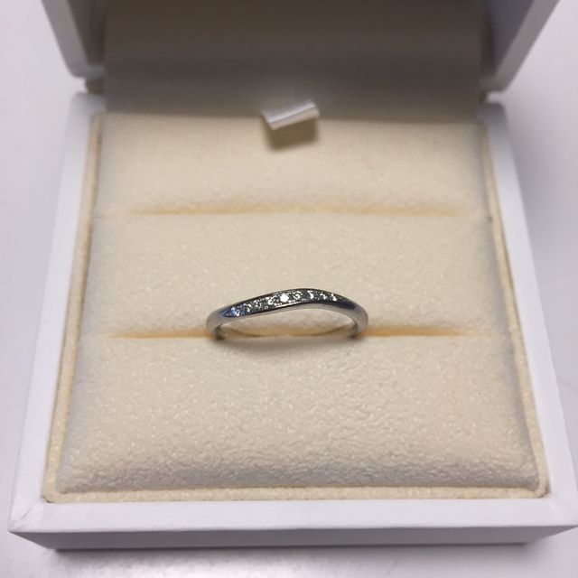 【TASAKI(タサキ)の口コミ】 普段指輪をつけない生活をしていたので、飽きずにシンプルでかつ付け心地…