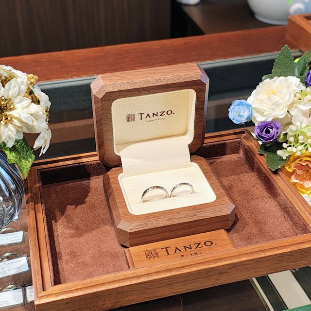 【TANZO.(鍛造指輪)の口コミ】 どんなデザインが良いか悩みましたが、奥さんや店員さんと相談しリハーサ…