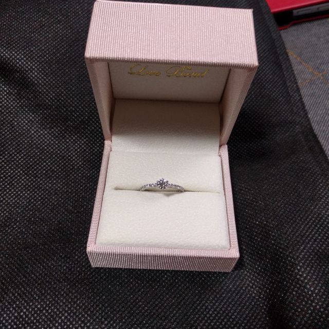 【Love Bond(ラブボンド)の口コミ】 普段使いもしたかったので、センターのダイヤの台座が低く邪魔にならない…