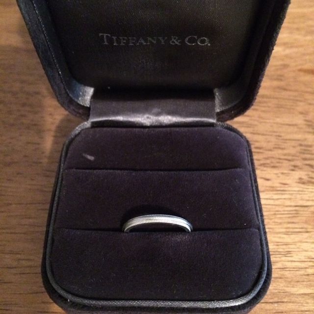 【ティファニー(Tiffany & Co.)の口コミ】 婚約指輪がティファニーのものなので、結婚指輪も同じブランドで揃えるこ…