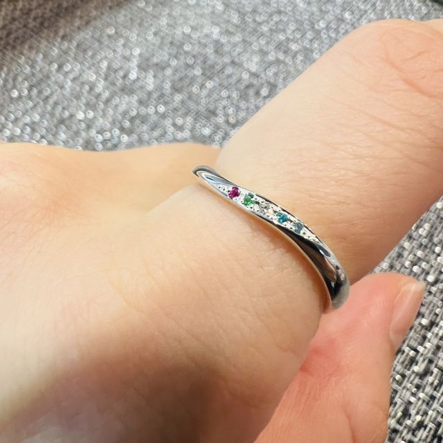 【BELLE BLANCHE(ベルブランシュ)の口コミ】 誕生石を自由に選べて、数や配置（順番）も変えられるのがとてもよかった…