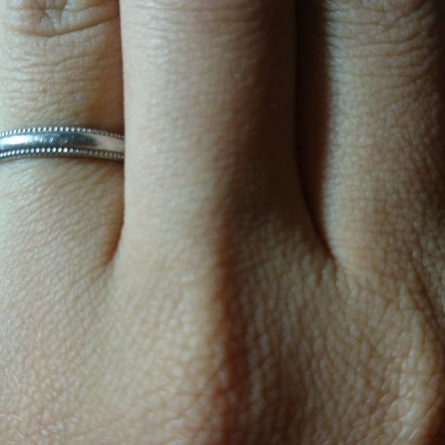 【THE KISS Anniversary(ザ・キッス　アニヴァーサリー)の口コミ】 シンプルなデザインの指輪がほしいと思っていたので、こちらの商品に決め…