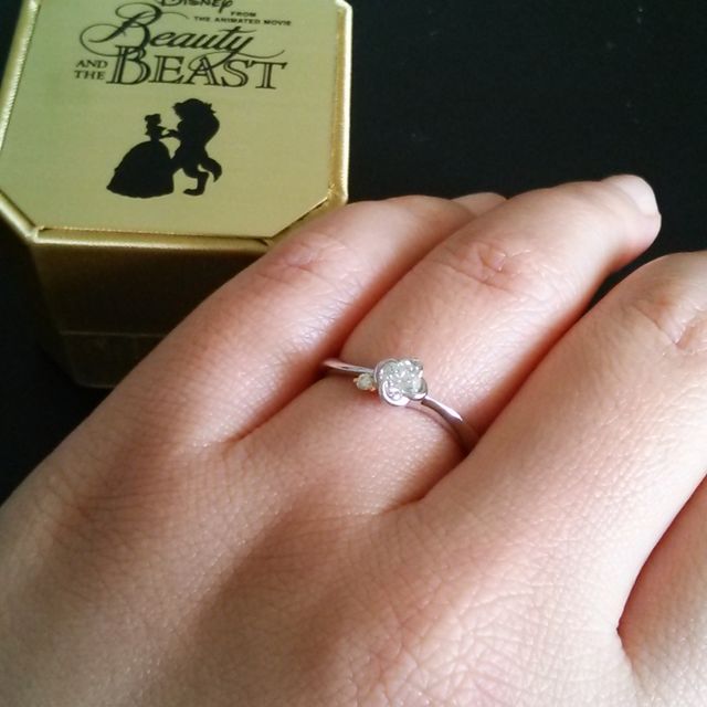 【Beauty and the Beast(ディズニー美女と野獣)の口コミ】 普段、仕事でもプライベートでもパソコンをずっと使うので、指の内側に当…