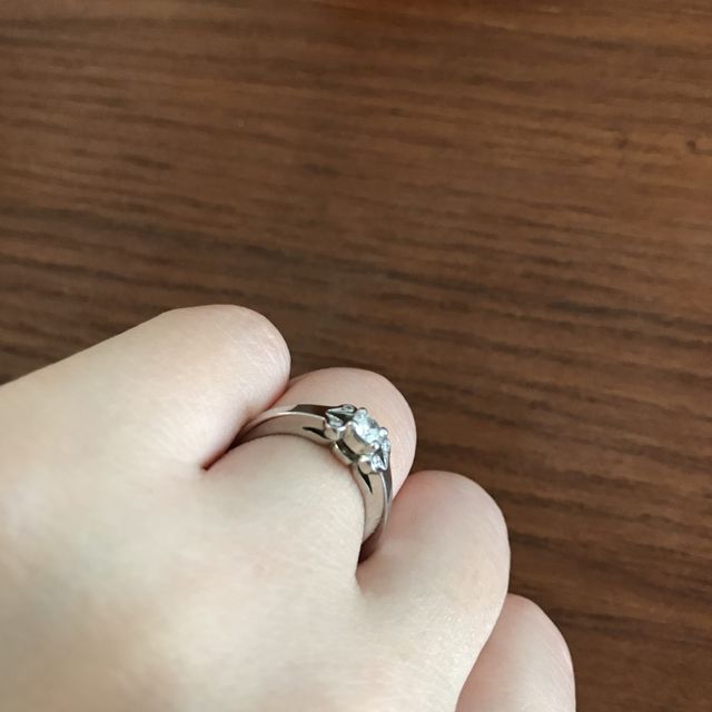 【カルティエ(Cartier)の口コミ】 私の中でエンゲージリングといえば、カルティエ。
いざ、エンゲージリング…